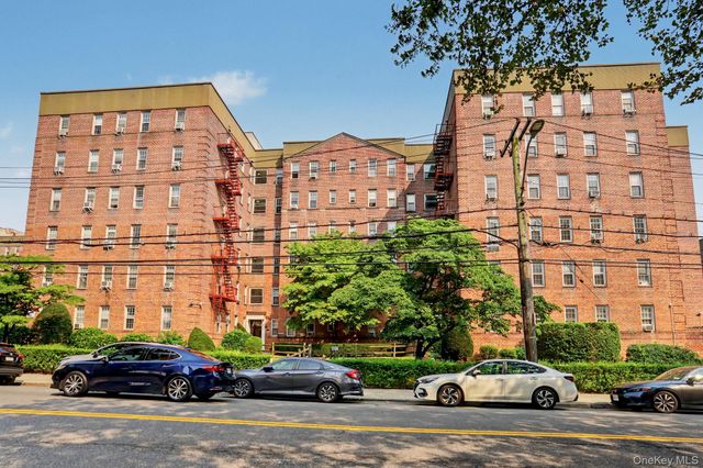 776 Bronx River B47, Bronxville, NY 10708