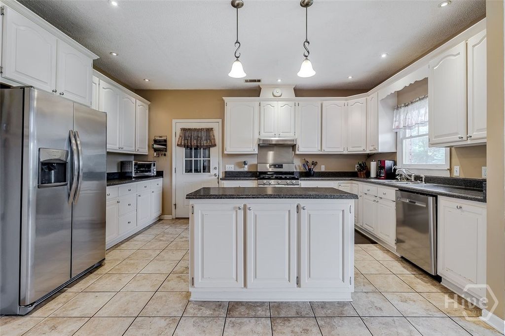 Image 13 of property listing at 102 Saint Andrews Road, Rincon, GA 31326