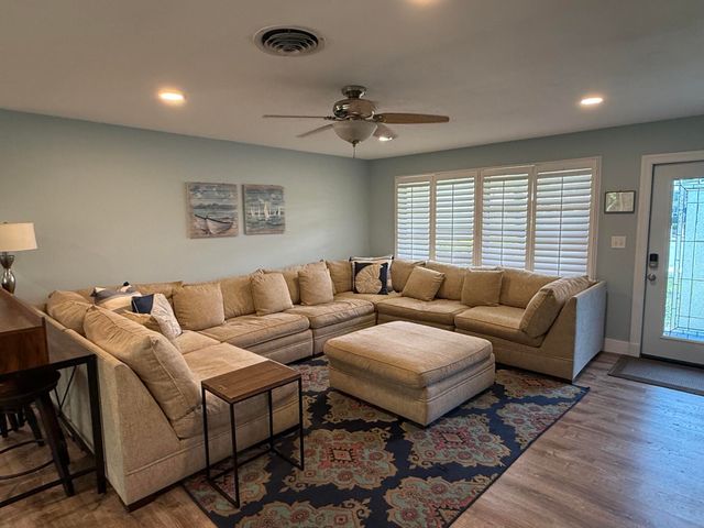 655 Kingfish Place, North Palm Beach, FL 33408