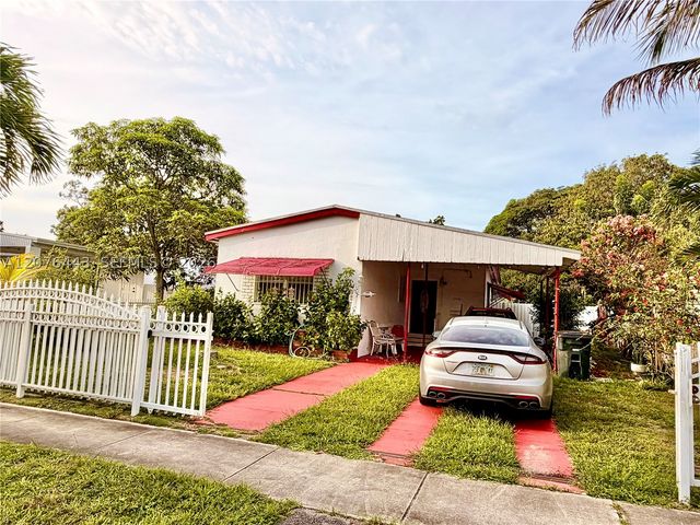1440 NE 136th St, North Miami, FL 33161
