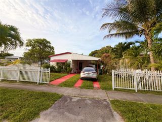 1440 NE 136th St, North Miami, FL 33161