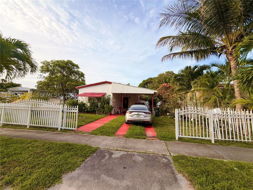 1440 NE 136th St, North Miami, FL 33161