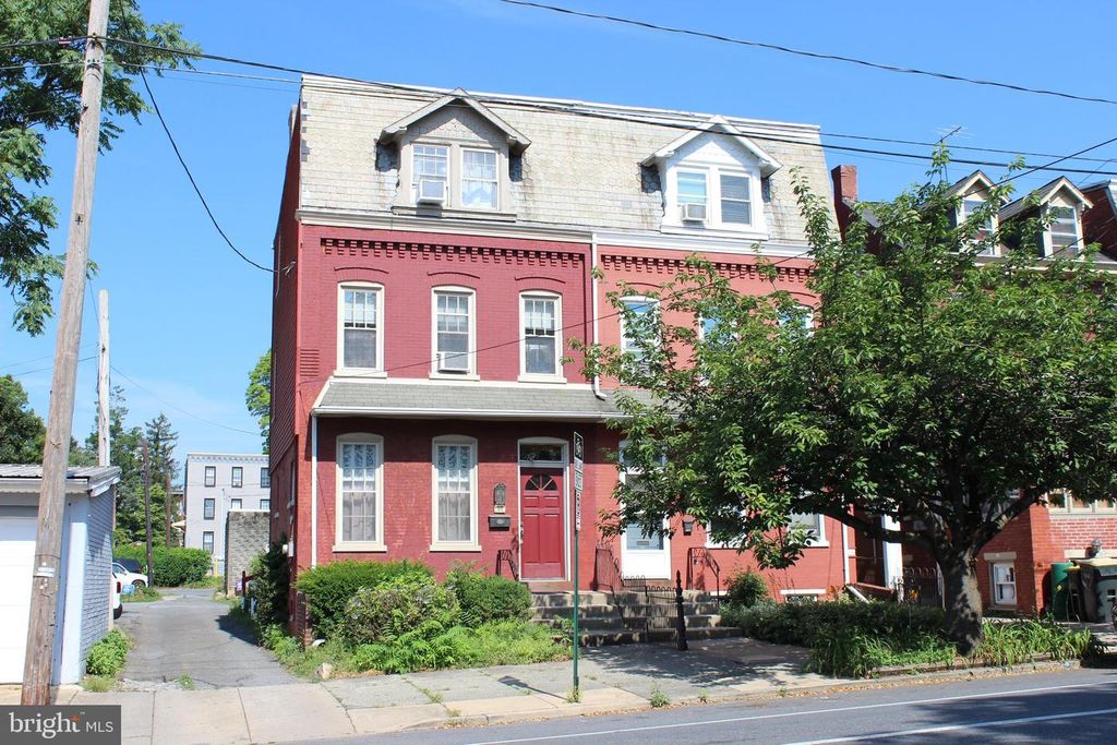 116 COLLEGE AVE, Lancaster, PA 17603