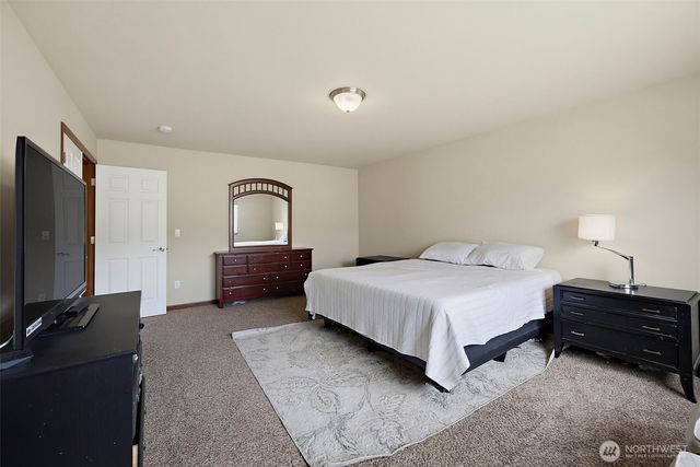 916 Boatman Avenue NW, Orting, WA 98360