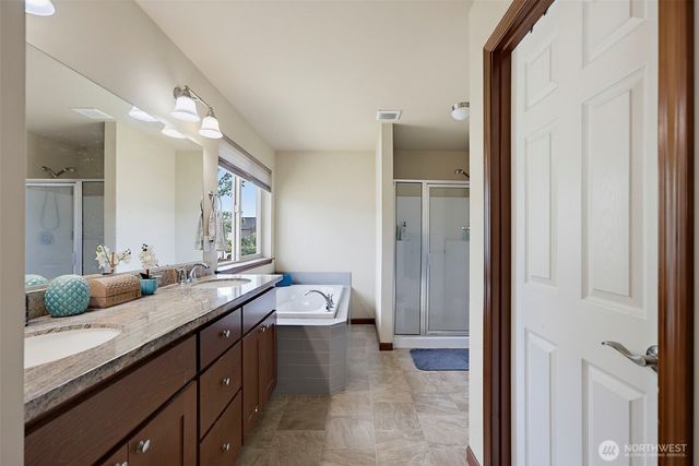 916 Boatman Avenue NW, Orting, WA 98360