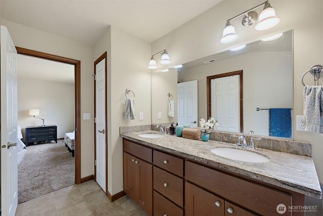 916 Boatman Avenue NW, Orting, WA 98360