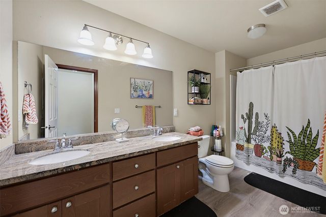 916 Boatman Avenue NW, Orting, WA 98360