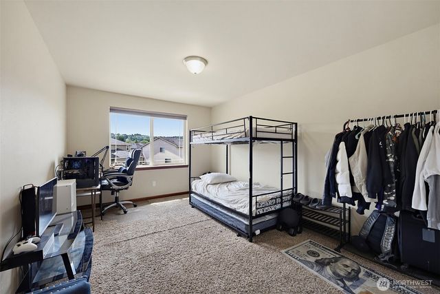 916 Boatman Avenue NW, Orting, WA 98360