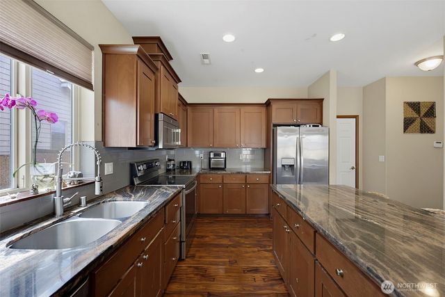 916 Boatman Avenue NW, Orting, WA 98360