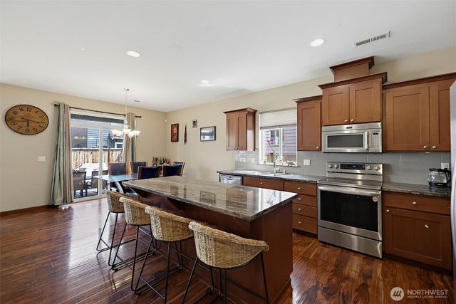 916 Boatman Avenue NW, Orting, WA 98360