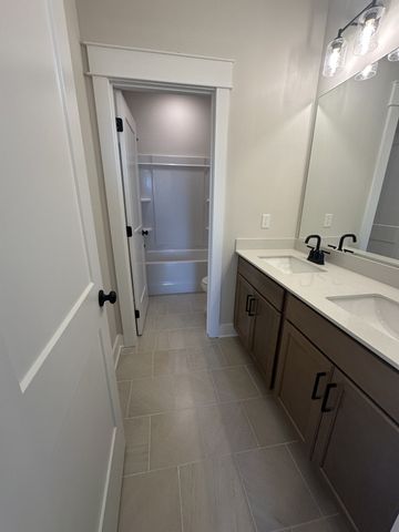 1424 Shallow Creek Dr, Spring Hill, TN 37174