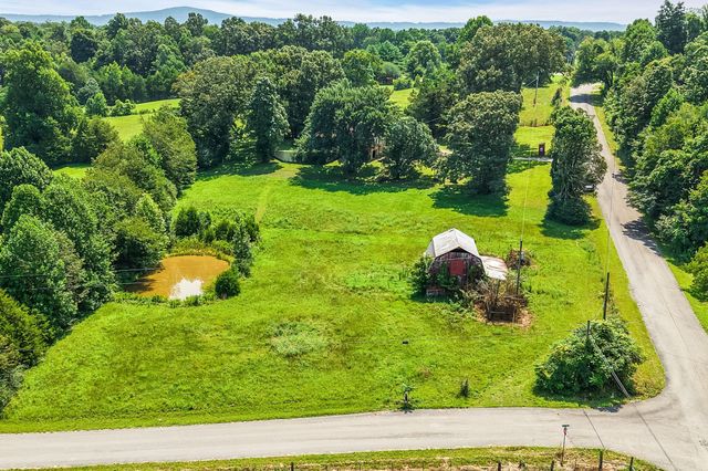 1337 Toy Slatten Rd, Sparta, TN 38583