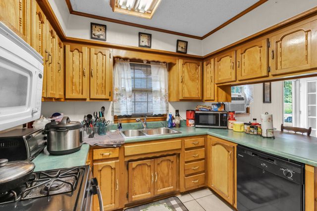 1337 Toy Slatten Rd, Sparta, TN 38583