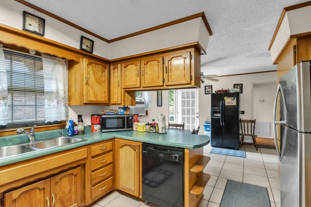 1337 Toy Slatten Rd, Sparta, TN 38583