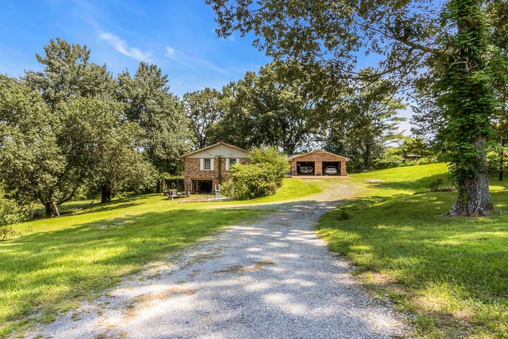 1337 Toy Slatten Rd, Sparta, TN 38583