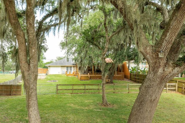 1625 County Road 244a, Brazoria, TX 77422