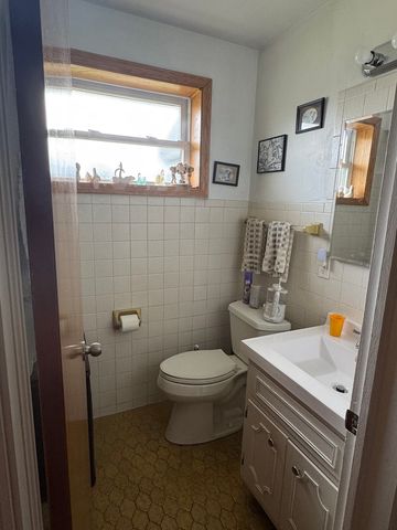 3215 Ernst Street, Franklin Park, IL 60131