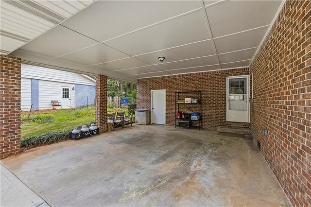 1373 Sanden Ferry Drive, Decatur, GA 30033