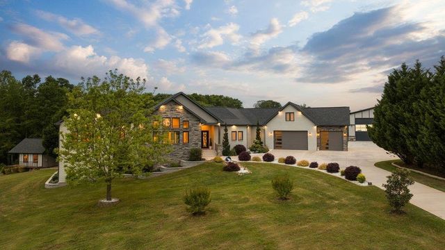 2340 Runion Road, Inman, SC 29349