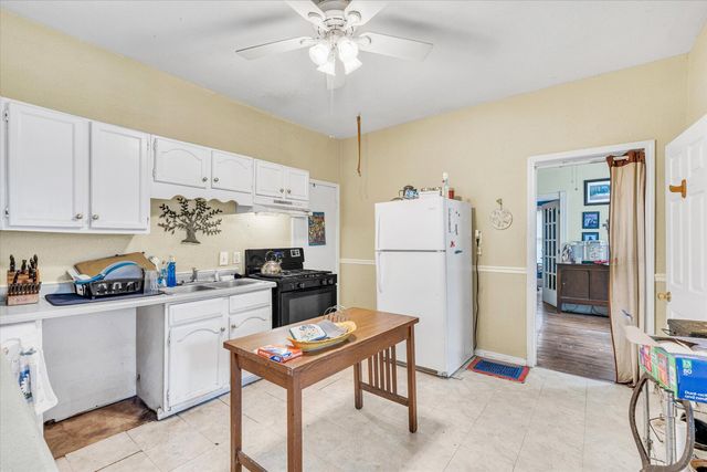 1713 W 9TH Street, Davenport, IA 52804