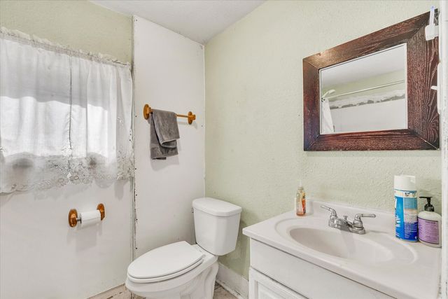 1713 W 9TH Street, Davenport, IA 52804