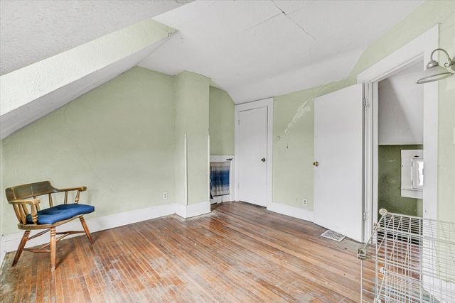 1713 W 9TH Street, Davenport, IA 52804
