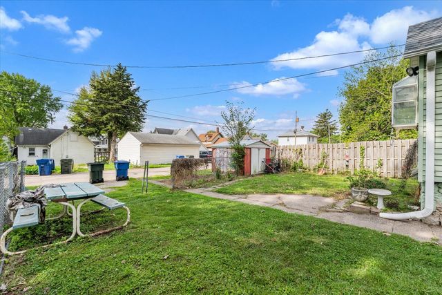 1713 W 9TH Street, Davenport, IA 52804
