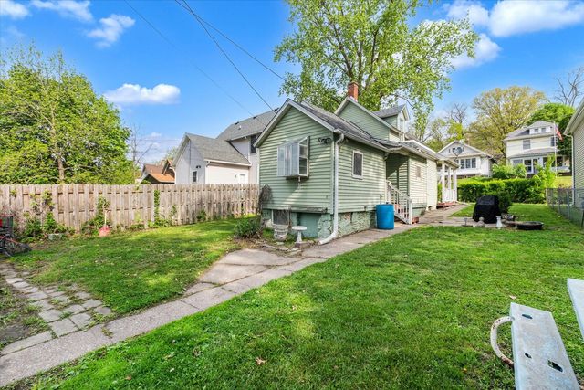 1713 W 9TH Street, Davenport, IA 52804
