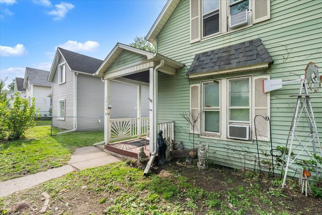 1713 W 9TH Street, Davenport, IA 52804