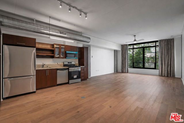 1111 S Grand Avenue 607, Los Angeles, CA 90015