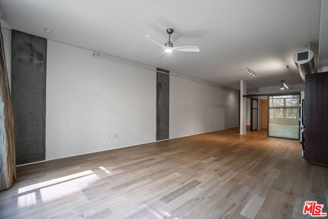 1111 S Grand Avenue 607, Los Angeles, CA 90015
