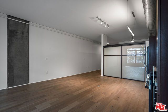 1111 S Grand Avenue 607, Los Angeles, CA 90015