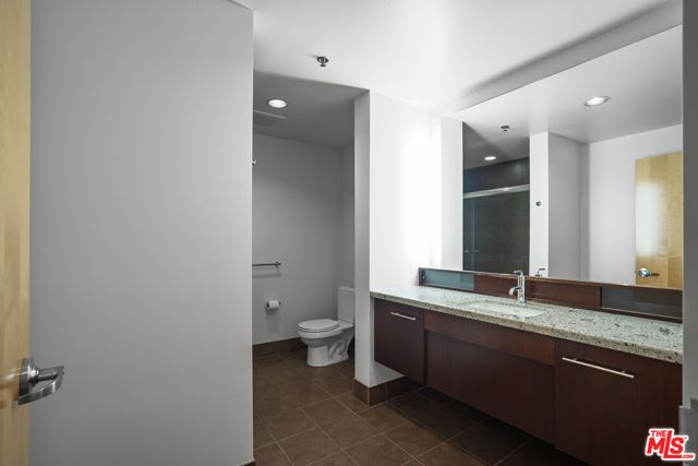 1111 S Grand Avenue 607, Los Angeles, CA 90015