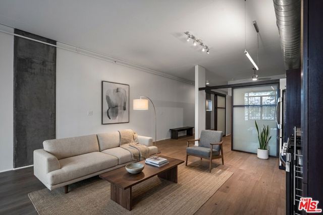 1111 S Grand Avenue 607, Los Angeles, CA 90015