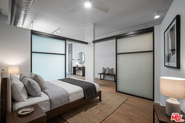 1111 S Grand Avenue 607, Los Angeles, CA 90015