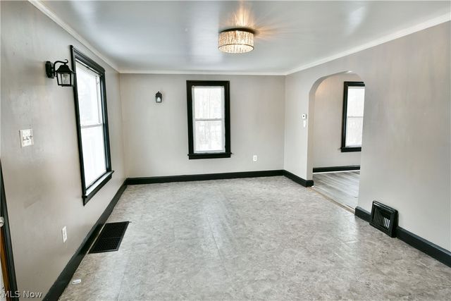 4035 W Market Street, Leavittsburg, OH 44430