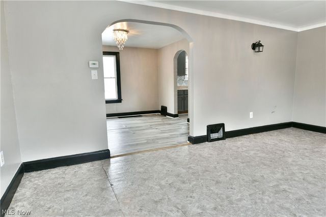 4035 W Market Street, Leavittsburg, OH 44430