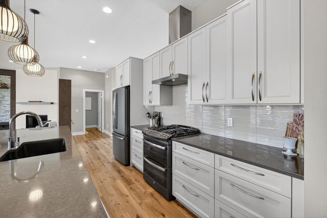 1053 Aaron Court, Adel, IA 50003