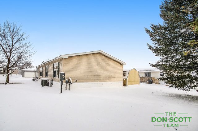 13749 Bluebell Lane, Cedar Springs, MI 49319