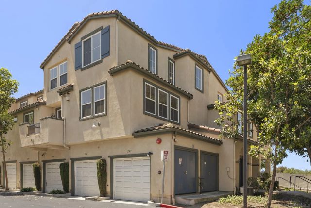 1562 Paseo Aurora, San Diego, CA 92154
