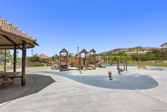 1562 Paseo Aurora, San Diego, CA 92154