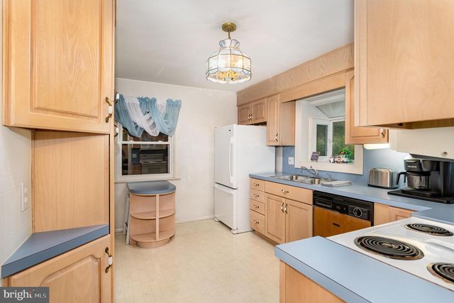 431 N HANOVER ST, Hershey, PA 17033