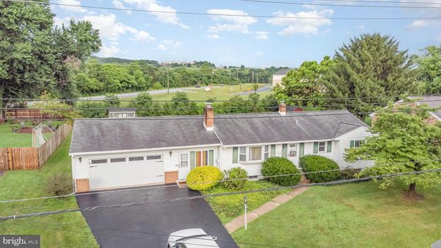 431 N HANOVER ST, Hershey, PA 17033