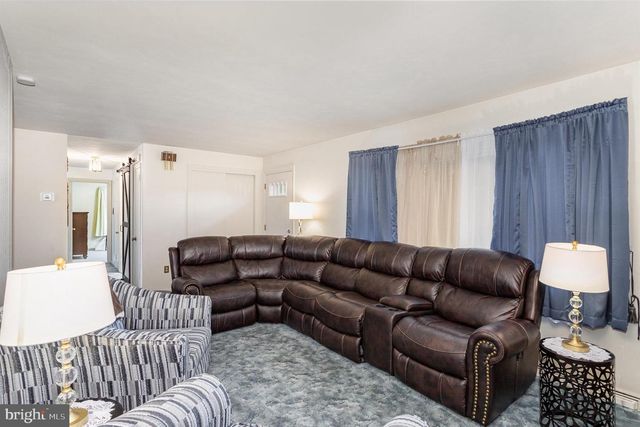 431 N HANOVER ST, Hershey, PA 17033