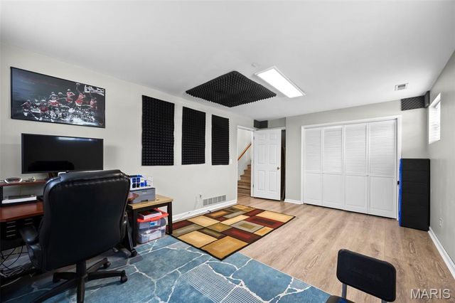 615 Country Lake Drive, St Peters, MO 63376