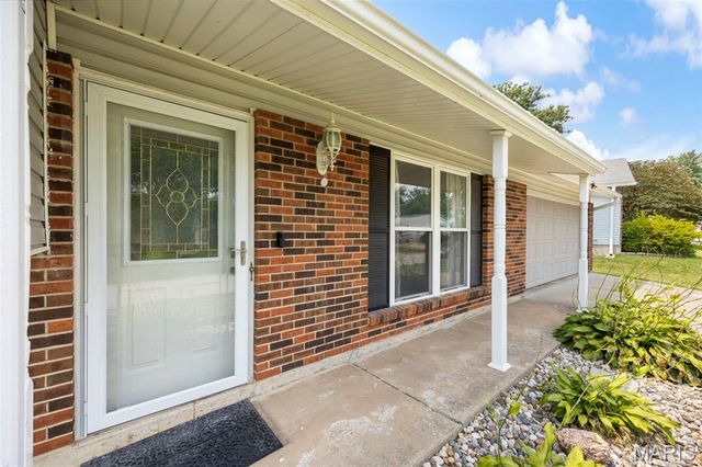 615 Country Lake Drive, St Peters, MO 63376