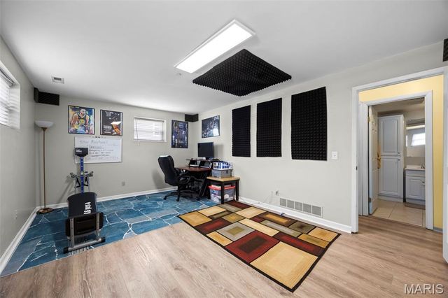 615 Country Lake Drive, St Peters, MO 63376