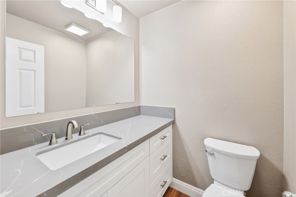 Image 12 of property listing at 241 W Alton Avenue B, Santa Ana, CA 92707