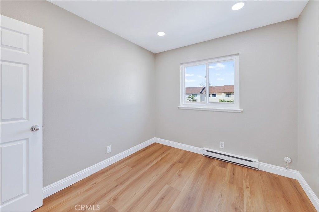 Image 18 of property listing at 241 W Alton Avenue B, Santa Ana, CA 92707