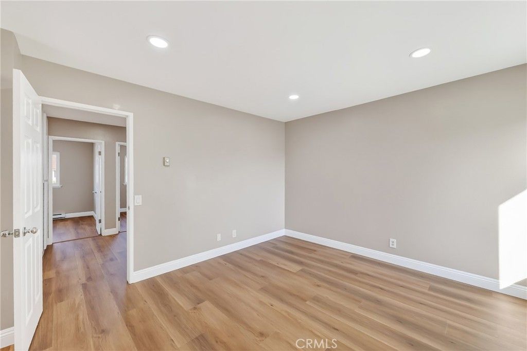 Image 19 of property listing at 241 W Alton Avenue B, Santa Ana, CA 92707